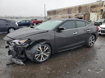  Salvage Nissan Maxima