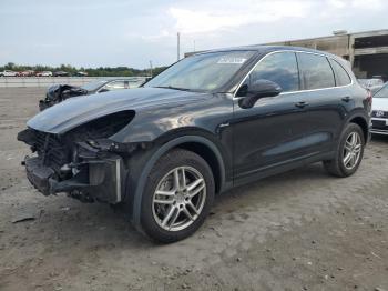  Salvage Porsche Cayenne