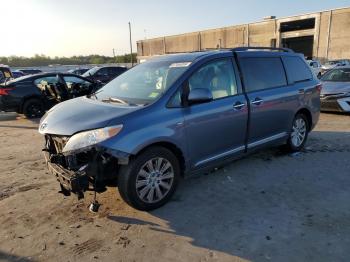  Salvage Toyota Sienna