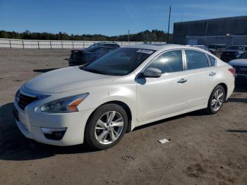  Salvage Nissan Altima