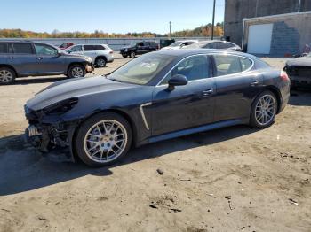  Salvage Porsche Panamera