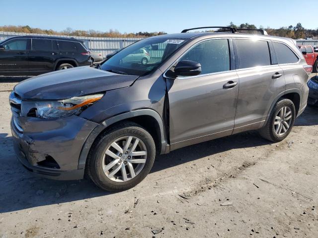  Salvage Toyota Highlander