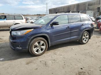  Salvage Toyota Highlander