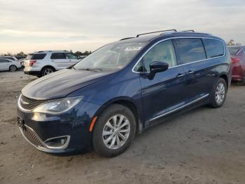  Salvage Chrysler Pacifica