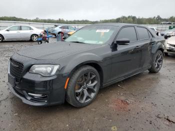  Salvage Chrysler 300