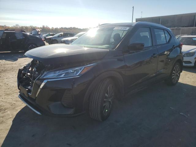  Salvage Nissan Kicks