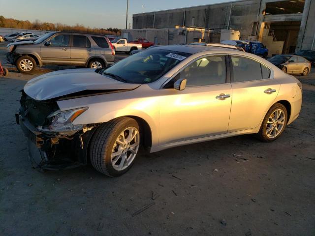  Salvage Nissan Maxima