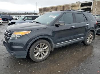  Salvage Ford Explorer