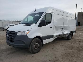  Salvage Mercedes-Benz Sprinter