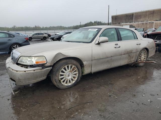  Salvage Lincoln Towncar