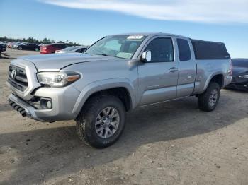  Salvage Toyota Tacoma