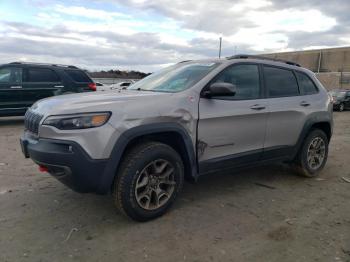  Salvage Jeep Cherokee