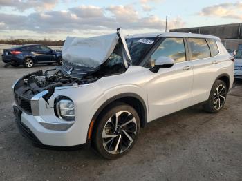  Salvage Mitsubishi Outlander