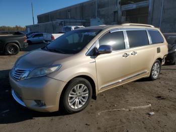  Salvage Toyota Sienna