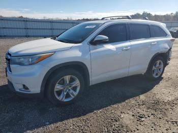  Salvage Toyota Highlander