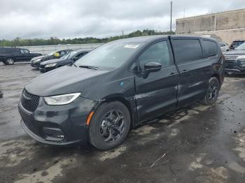  Salvage Chrysler Pacifica