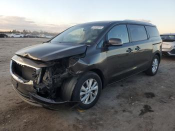  Salvage Kia Sedona