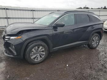  Salvage Hyundai TUCSON