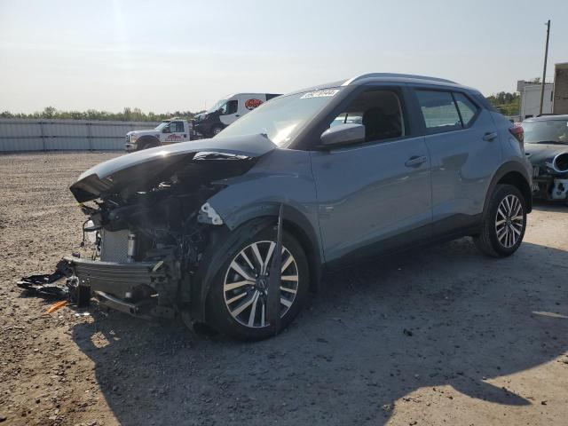  Salvage Nissan Kicks