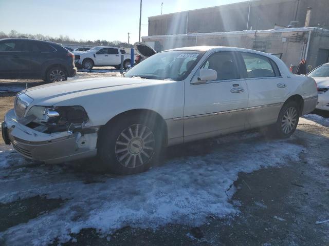  Salvage Lincoln Towncar