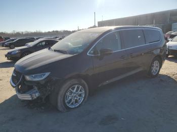  Salvage Chrysler Pacifica