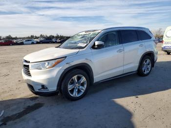  Salvage Toyota Highlander