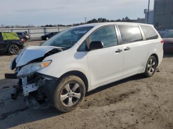  Salvage Toyota Sienna