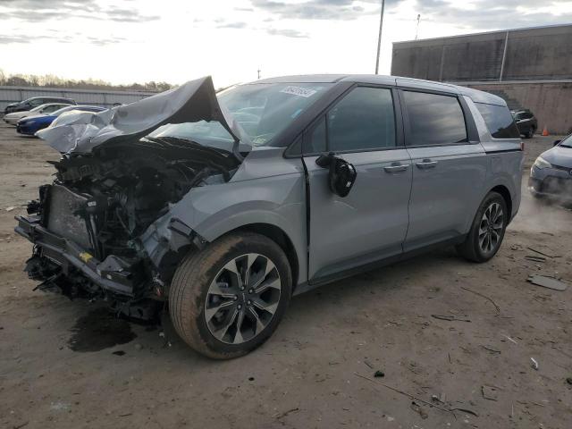  Salvage Kia Carnival