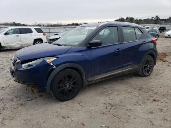  Salvage Nissan Kicks