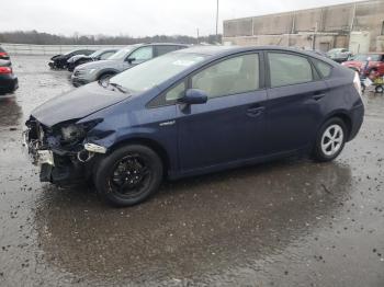  Salvage Toyota Prius