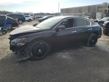  Salvage Nissan Maxima