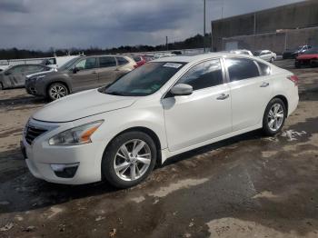  Salvage Nissan Altima