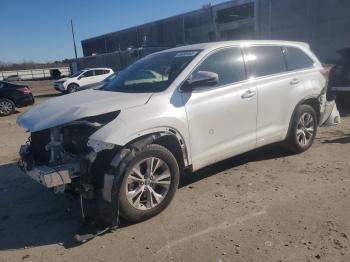  Salvage Toyota Highlander