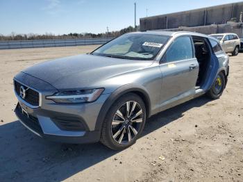  Salvage Volvo V60