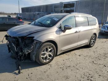  Salvage Chrysler Pacifica