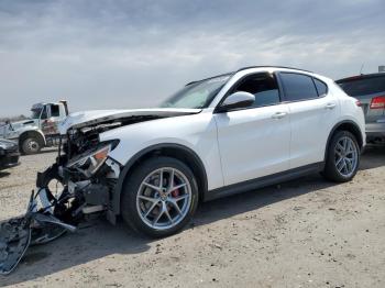  Salvage Alfa Romeo Stelvio