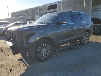  Salvage Ford Expedition