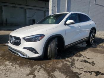  Salvage Mercedes-Benz GLA