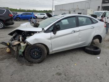  Salvage Ford Fiesta