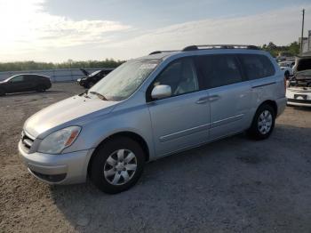  Salvage Hyundai Entourage