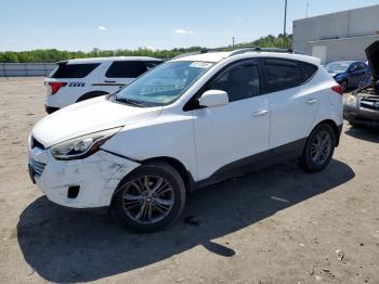  Salvage Hyundai TUCSON