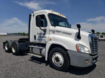  Salvage Freightliner Cascadia 1