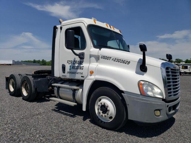  Salvage Freightliner Cascadia 1