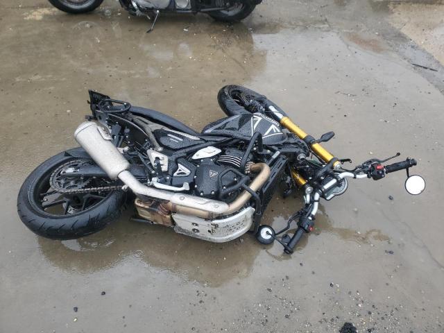  Salvage Triumph Motorcycle Speed 400