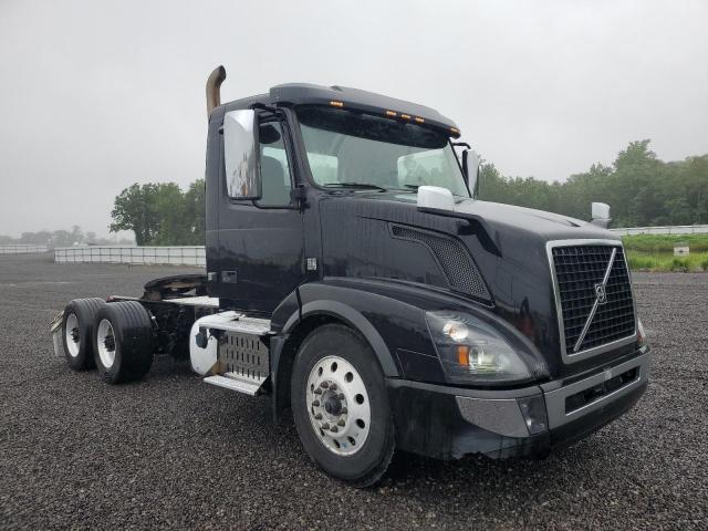  Salvage Volvo Vnl