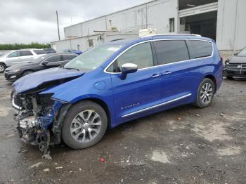  Salvage Chrysler Pacifica