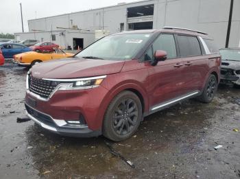  Salvage Kia Carnival