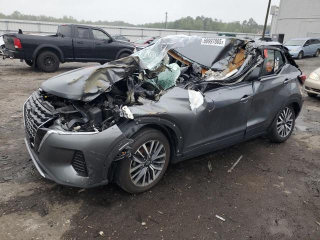  Salvage Nissan Kicks