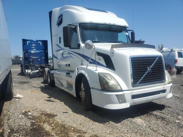  Salvage Volvo Vnl
