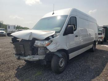  Salvage Mercedes-Benz Sprinter